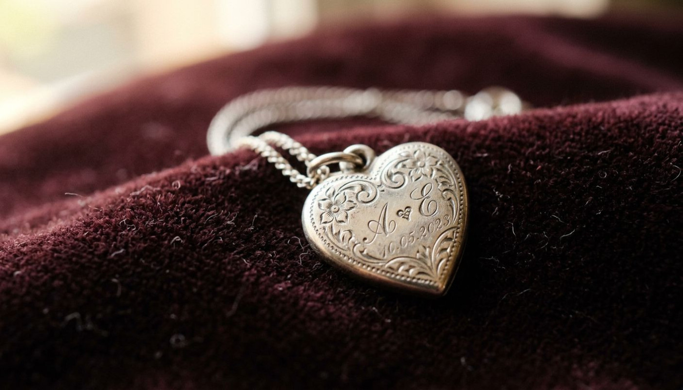 Comment la personnalisation de bijoux renforce les liens émotionnels ?